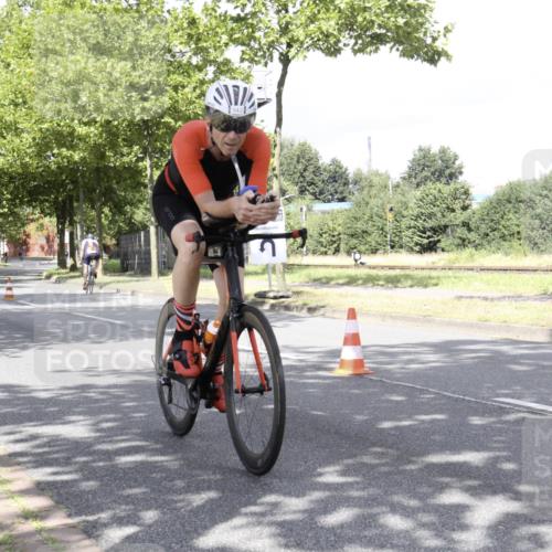 11.08.2024 - GEWOBA Citytriathlon Bremen H.Heesch http://msf.ph/oto/6770194 11.08.2024 12:03:19 Radfahren 826, 853, 936, 942, 1024, 1029, 1030, 1040 meine-sportfotos.de