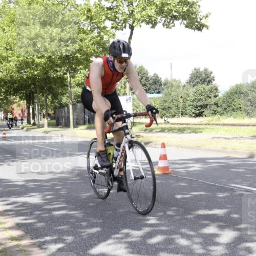 11.08.2024 - GEWOBA Citytriathlon Bremen H.Heesch http://msf.ph/oto/6770205 11.08.2024 12:03:27 Radfahren 822, 826, 853, 867, 936, 942, 1029, 1030, 1040 meine-sportfotos.de