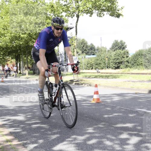 11.08.2024 - GEWOBA Citytriathlon Bremen H.Heesch http://msf.ph/oto/6770211 11.08.2024 12:03:36 Radfahren 755, 775, 806, 822, 826, 853, 867, 936 meine-sportfotos.de