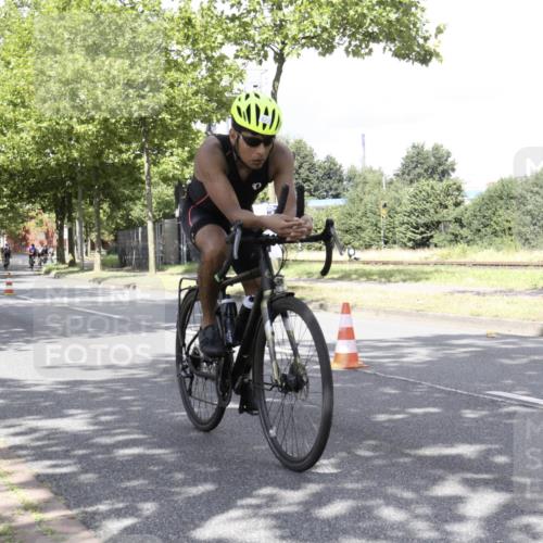 11.08.2024 - GEWOBA Citytriathlon Bremen H.Heesch http://msf.ph/oto/6770213 11.08.2024 12:03:39 Radfahren 755, 775, 806, 822, 826, 853, 867, 906 meine-sportfotos.de
