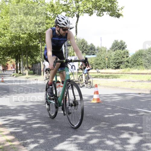 11.08.2024 - GEWOBA Citytriathlon Bremen H.Heesch http://msf.ph/oto/6770218 11.08.2024 12:03:43 Radfahren 755, 775, 806, 822, 867, 906 meine-sportfotos.de