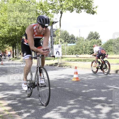 11.08.2024 - GEWOBA Citytriathlon Bremen H.Heesch http://msf.ph/oto/6770226 11.08.2024 12:03:49 Radfahren 755, 775, 798, 806, 822, 843, 906 meine-sportfotos.de