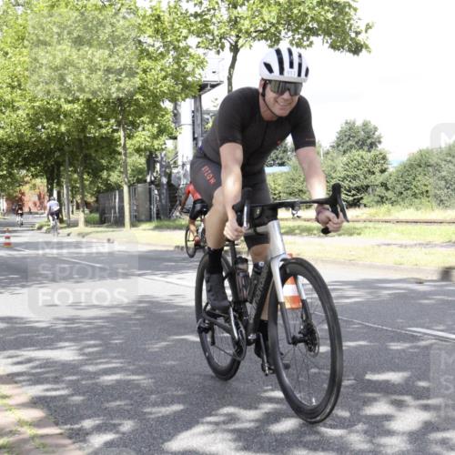 11.08.2024 - GEWOBA Citytriathlon Bremen H.Heesch http://msf.ph/oto/6770234 11.08.2024 12:04:06 Radfahren 798, 843, 911, 964 meine-sportfotos.de