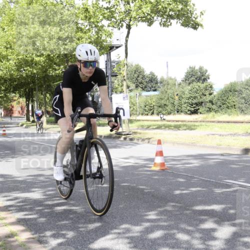 11.08.2024 - GEWOBA Citytriathlon Bremen H.Heesch http://msf.ph/oto/6770268 11.08.2024 12:04:38 Radfahren 757, 801, 862, 944, 962, 968, 994, 997 meine-sportfotos.de