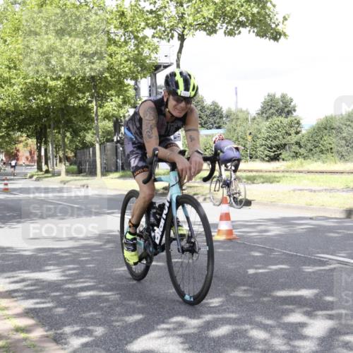 11.08.2024 - GEWOBA Citytriathlon Bremen H.Heesch http://msf.ph/oto/6770271 11.08.2024 12:04:41 Radfahren 757, 862, 944, 958, 962, 968, 994, 997 meine-sportfotos.de