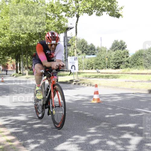 11.08.2024 - GEWOBA Citytriathlon Bremen H.Heesch http://msf.ph/oto/6770275 11.08.2024 12:04:42 Radfahren 757, 862, 944, 958, 962, 968, 994, 997 meine-sportfotos.de