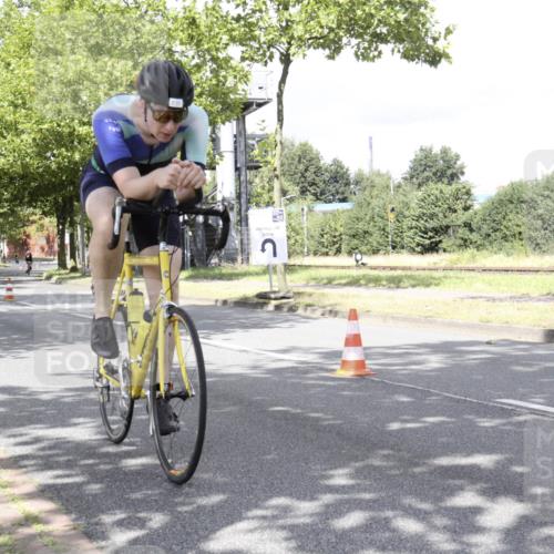 11.08.2024 - GEWOBA Citytriathlon Bremen H.Heesch http://msf.ph/oto/6770286 11.08.2024 12:04:57 Radfahren 768, 773, 839, 958, 994, 1019 meine-sportfotos.de