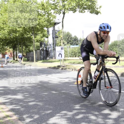 11.08.2024 - GEWOBA Citytriathlon Bremen H.Heesch http://msf.ph/oto/6770310 11.08.2024 12:05:39 Radfahren 760, 805, 920 meine-sportfotos.de