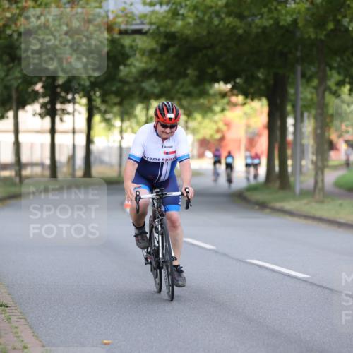 11.08.2024 - GEWOBA Citytriathlon Bremen H.Heesch http://msf.ph/oto/6770389 11.08.2024 10:37:52 Radfahren 1, 59 meine-sportfotos.de