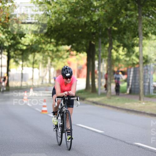 11.08.2024 - GEWOBA Citytriathlon Bremen H.Heesch http://msf.ph/oto/6770450 11.08.2024 10:38:08 Radfahren 3, 52, 56, 94 meine-sportfotos.de