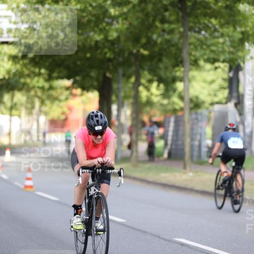 11.08.2024 - GEWOBA Citytriathlon Bremen H.Heesch http://msf.ph/oto/6770464 11.08.2024 10:38:08 Radfahren 3, 52, 56, 94 meine-sportfotos.de
