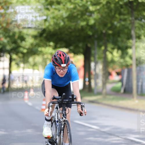 11.08.2024 - GEWOBA Citytriathlon Bremen H.Heesch http://msf.ph/oto/6770585 11.08.2024 10:38:19 Radfahren 3, 11, 29, 52, 56, 58, 94, 95 meine-sportfotos.de