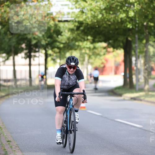 11.08.2024 - GEWOBA Citytriathlon Bremen H.Heesch http://msf.ph/oto/6770629 11.08.2024 10:38:24 Radfahren 3, 4, 11, 29, 43, 52, 58, 94, 95 meine-sportfotos.de