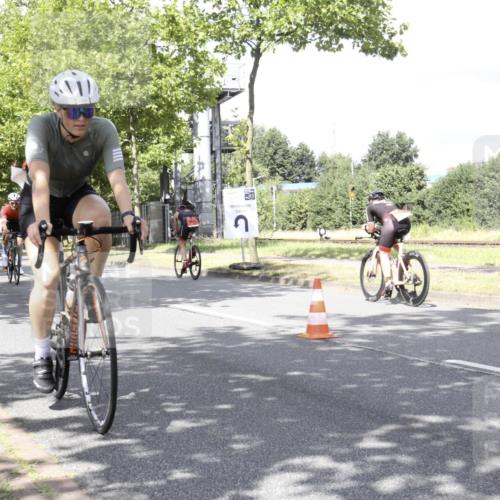 11.08.2024 - GEWOBA Citytriathlon Bremen H.Heesch http://msf.ph/oto/6770706 11.08.2024 12:15:51 Radfahren 767, 780, 786, 790, 791, 985, 989, 1020, 1036 meine-sportfotos.de