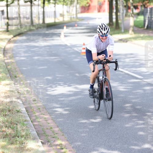 11.08.2024 - GEWOBA Citytriathlon Bremen H.Heesch http://msf.ph/oto/6770942 11.08.2024 10:47:01 Radfahren 36 meine-sportfotos.de