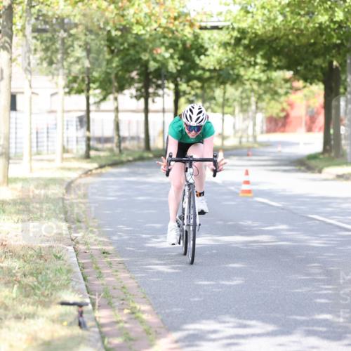 11.08.2024 - GEWOBA Citytriathlon Bremen H.Heesch http://msf.ph/oto/6771168 11.08.2024 10:48:29 Radfahren 14 meine-sportfotos.de
