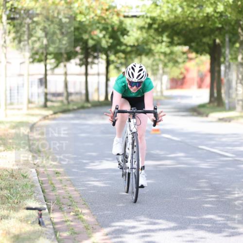 11.08.2024 - GEWOBA Citytriathlon Bremen H.Heesch http://msf.ph/oto/6771191 11.08.2024 10:48:29 Radfahren 14 meine-sportfotos.de