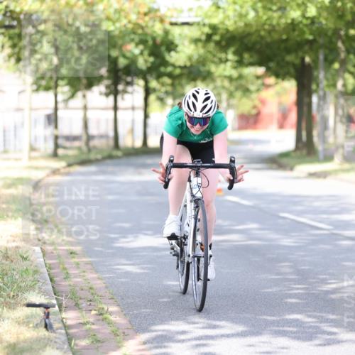 11.08.2024 - GEWOBA Citytriathlon Bremen H.Heesch http://msf.ph/oto/6771198 11.08.2024 10:48:29 Radfahren 14 meine-sportfotos.de