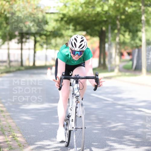 11.08.2024 - GEWOBA Citytriathlon Bremen H.Heesch http://msf.ph/oto/6771215 11.08.2024 10:48:29 Radfahren 14 meine-sportfotos.de