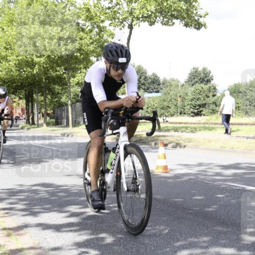 11.08.2024 - GEWOBA Citytriathlon Bremen H.Heesch http://msf.ph/oto/6771441 11.08.2024 12:32:50 Radfahren 754, 786, 846, 861, 916, 967, 1020, 1039 meine-sportfotos.de