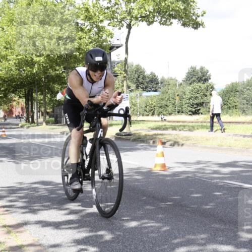 11.08.2024 - GEWOBA Citytriathlon Bremen H.Heesch http://msf.ph/oto/6771444 11.08.2024 12:32:51 Radfahren 754, 786, 834, 846, 861, 916, 967, 1011, 1020, 1039 meine-sportfotos.de