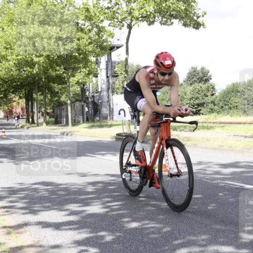 11.08.2024 - GEWOBA Citytriathlon Bremen H.Heesch http://msf.ph/oto/6771453 11.08.2024 12:32:58 Radfahren 786, 834, 846, 861, 916, 957, 967, 998, 1011, 1020, 1039 meine-sportfotos.de