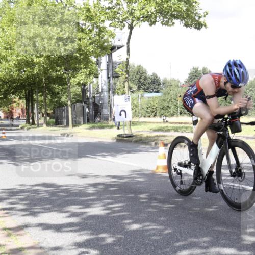 11.08.2024 - GEWOBA Citytriathlon Bremen H.Heesch http://msf.ph/oto/6771458 11.08.2024 12:33:00 Radfahren 786, 834, 846, 861, 916, 957, 967, 998, 1011, 1020, 1039 meine-sportfotos.de