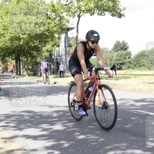 11.08.2024 - GEWOBA Citytriathlon Bremen H.Heesch http://msf.ph/oto/6771460 11.08.2024 12:33:02 Radfahren 786, 834, 846, 861, 916, 957, 967, 998, 1011, 1020, 1039 meine-sportfotos.de