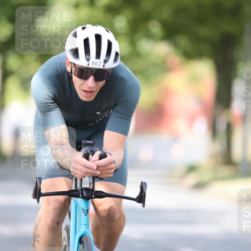 11.08.2024 - GEWOBA Citytriathlon Bremen H.Heesch http://msf.ph/oto/6771827 11.08.2024 11:35:24 Radfahren 817, 862, 934 meine-sportfotos.de