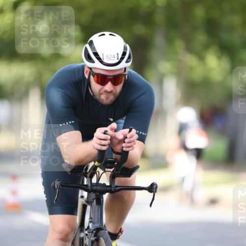 11.08.2024 - GEWOBA Citytriathlon Bremen H.Heesch http://msf.ph/oto/6772720 11.08.2024 11:38:42 Radfahren 769, 791, 824, 1038 meine-sportfotos.de