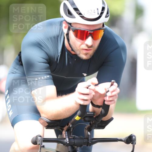 11.08.2024 - GEWOBA Citytriathlon Bremen H.Heesch http://msf.ph/oto/6772739 11.08.2024 11:38:42 Radfahren 769, 791, 824, 1038 meine-sportfotos.de