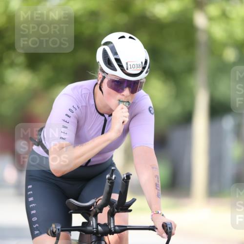 11.08.2024 - GEWOBA Citytriathlon Bremen H.Heesch http://msf.ph/oto/6772773 11.08.2024 11:38:45 Radfahren 769, 824, 1038 meine-sportfotos.de