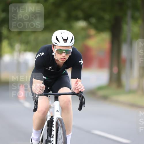 11.08.2024 - GEWOBA Citytriathlon Bremen H.Heesch http://msf.ph/oto/6772901 11.08.2024 11:39:27 Radfahren 782, 823 meine-sportfotos.de