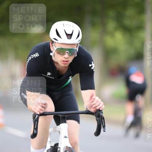 11.08.2024 - GEWOBA Citytriathlon Bremen H.Heesch http://msf.ph/oto/6772916 11.08.2024 11:39:27 Radfahren 782, 823 meine-sportfotos.de