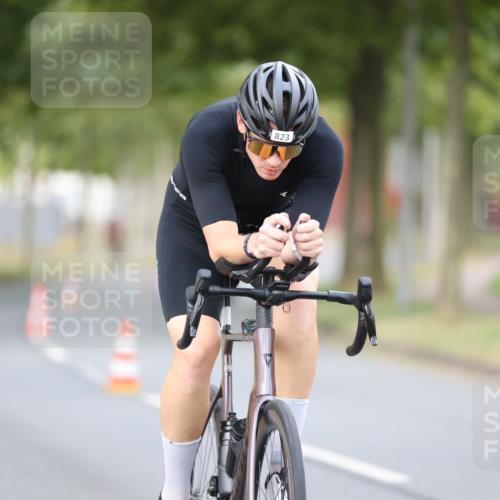 11.08.2024 - GEWOBA Citytriathlon Bremen H.Heesch http://msf.ph/oto/6772941 11.08.2024 11:39:37 Radfahren 782, 823 meine-sportfotos.de