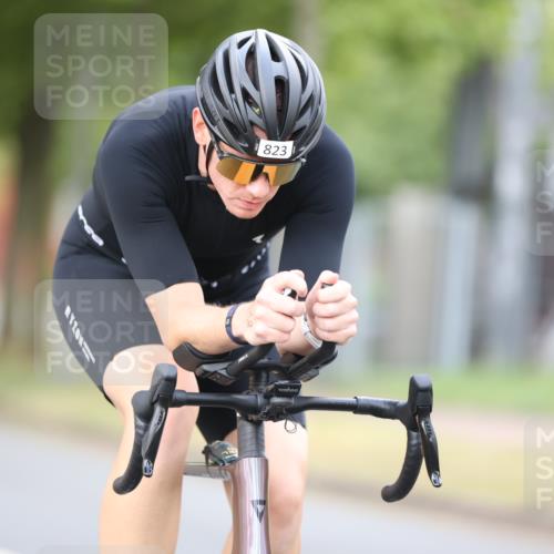11.08.2024 - GEWOBA Citytriathlon Bremen H.Heesch http://msf.ph/oto/6772958 11.08.2024 11:39:37 Radfahren 782, 823 meine-sportfotos.de