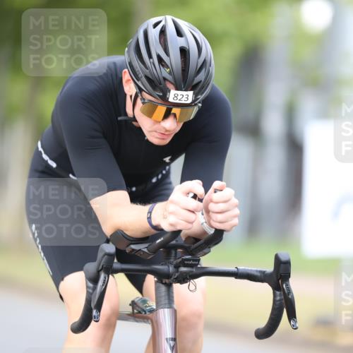 11.08.2024 - GEWOBA Citytriathlon Bremen H.Heesch http://msf.ph/oto/6772961 11.08.2024 11:39:37 Radfahren 782, 823 meine-sportfotos.de