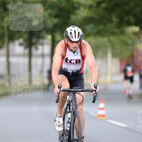 11.08.2024 - GEWOBA Citytriathlon Bremen H.Heesch http://msf.ph/oto/6772999 11.08.2024 11:39:45 Radfahren 807, 820, 823, 878 meine-sportfotos.de