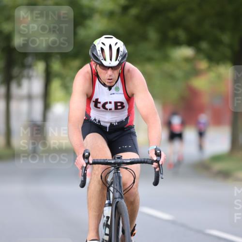 11.08.2024 - GEWOBA Citytriathlon Bremen H.Heesch http://msf.ph/oto/6773009 11.08.2024 11:39:46 Radfahren 807, 820, 823, 878 meine-sportfotos.de