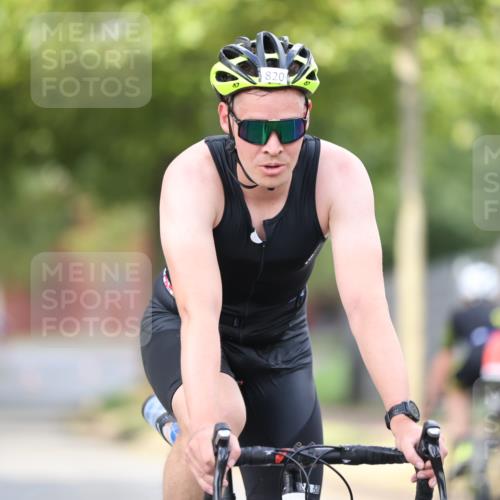 11.08.2024 - GEWOBA Citytriathlon Bremen H.Heesch http://msf.ph/oto/6773172 11.08.2024 11:39:57 Radfahren 744, 807, 820, 878 meine-sportfotos.de