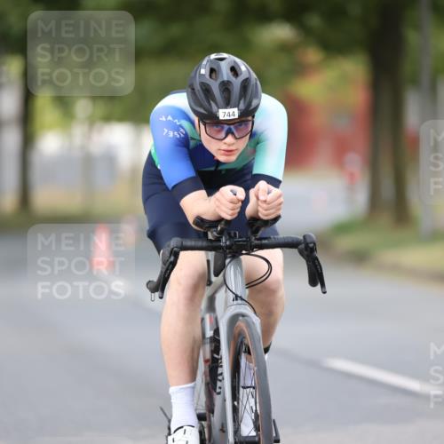 11.08.2024 - GEWOBA Citytriathlon Bremen H.Heesch http://msf.ph/oto/6773195 11.08.2024 11:40:06 Radfahren 744, 807, 820, 858 meine-sportfotos.de