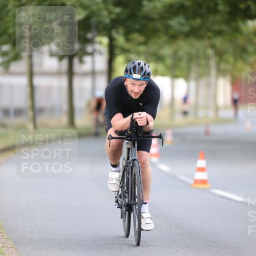 11.08.2024 - GEWOBA Citytriathlon Bremen H.Heesch http://msf.ph/oto/6773248 11.08.2024 11:40:14 Radfahren 744, 754, 767, 858 meine-sportfotos.de