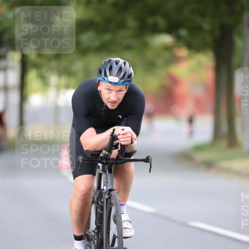 11.08.2024 - GEWOBA Citytriathlon Bremen H.Heesch http://msf.ph/oto/6773283 11.08.2024 11:40:14 Radfahren 744, 754, 767, 858 meine-sportfotos.de