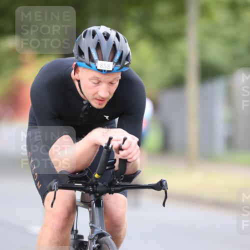 11.08.2024 - GEWOBA Citytriathlon Bremen H.Heesch http://msf.ph/oto/6773321 11.08.2024 11:40:15 Radfahren 744, 754, 767, 858 meine-sportfotos.de
