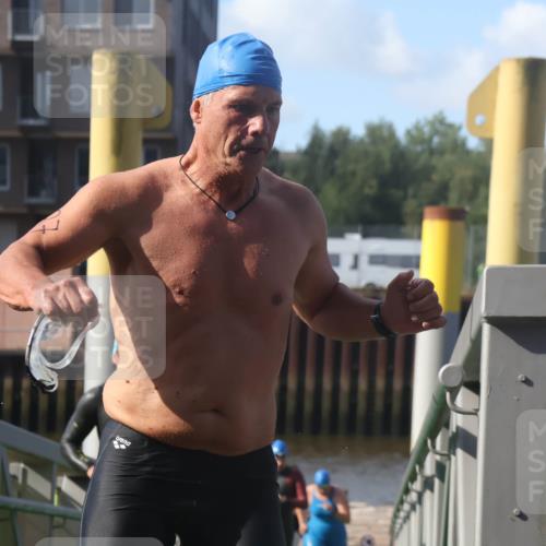 11.08.2024 - GEWOBA Citytriathlon Bremen Lena Gebhardt http://msf.ph/oto/6773449 11.08.2024 10:08:11 Schwimmen 3, 7, 65, 71, 79, 82, 96, 108 meine-sportfotos.de