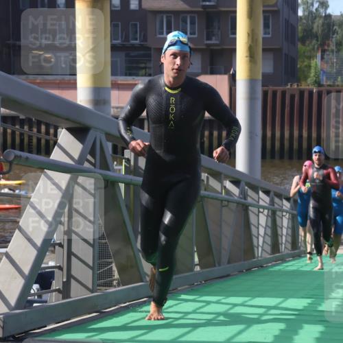 11.08.2024 - GEWOBA Citytriathlon Bremen Lena Gebhardt http://msf.ph/oto/6773453 11.08.2024 10:08:12 Schwimmen 3, 7, 65, 71, 79, 82, 96, 108 meine-sportfotos.de