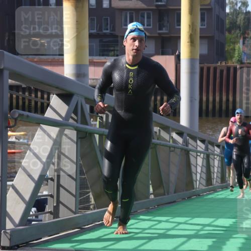11.08.2024 - GEWOBA Citytriathlon Bremen Lena Gebhardt http://msf.ph/oto/6773455 11.08.2024 10:08:12 Schwimmen 3, 7, 65, 71, 79, 82, 96, 108 meine-sportfotos.de