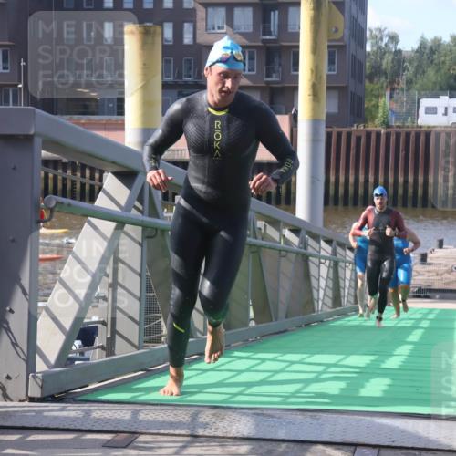 11.08.2024 - GEWOBA Citytriathlon Bremen Lena Gebhardt http://msf.ph/oto/6773458 11.08.2024 10:08:13 Schwimmen 3, 7, 65, 71, 79, 82, 96, 108 meine-sportfotos.de