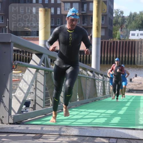 11.08.2024 - GEWOBA Citytriathlon Bremen Lena Gebhardt http://msf.ph/oto/6773462 11.08.2024 10:08:13 Schwimmen 3, 7, 65, 71, 79, 82, 96, 108 meine-sportfotos.de
