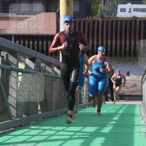 11.08.2024 - GEWOBA Citytriathlon Bremen Lena Gebhardt http://msf.ph/oto/6773476 11.08.2024 10:08:15 Schwimmen 3, 7, 65, 71, 79, 82, 108 meine-sportfotos.de
